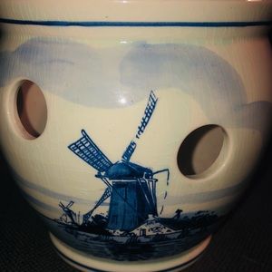 VTG DELFTS HOLLAND HAND PAINTED CROCUS POT
